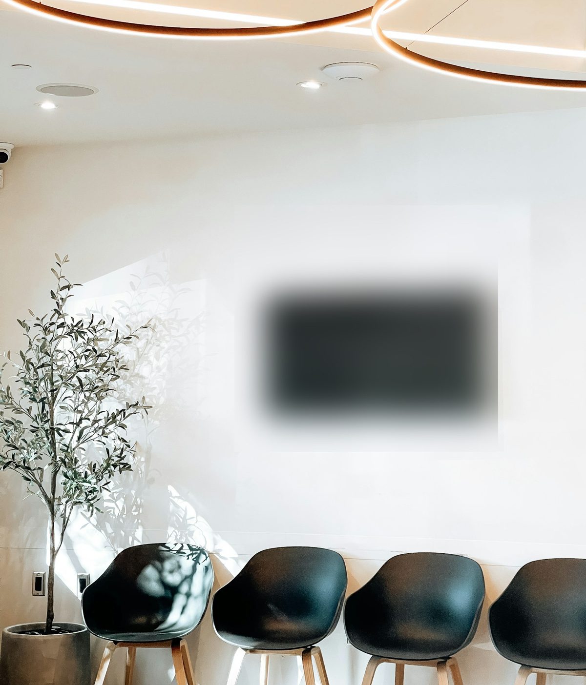 Современный интерьер реабилитационного центра New Star Clinic в Алматы